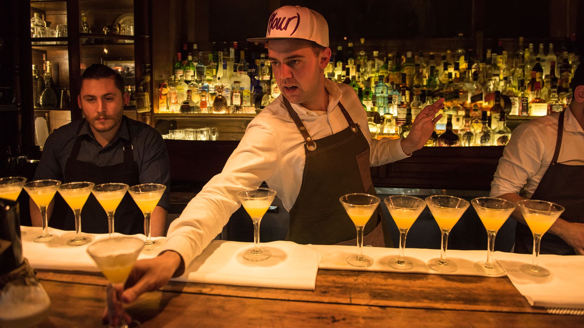 Servicio de Barman y Otro_ Experiencia Versátil y Completa